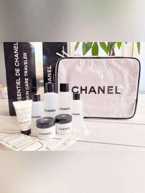 Chanel Makeup Traveler Cosmetics Toiletries Bag